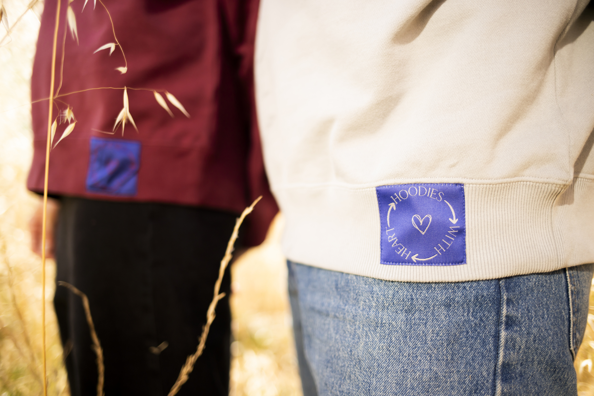 Detalle de sudadera de algodón GOTS para pieles sensibles de and be you brand
